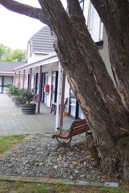 Camellia Court Motel ロワー・ハット エクステリア 写真