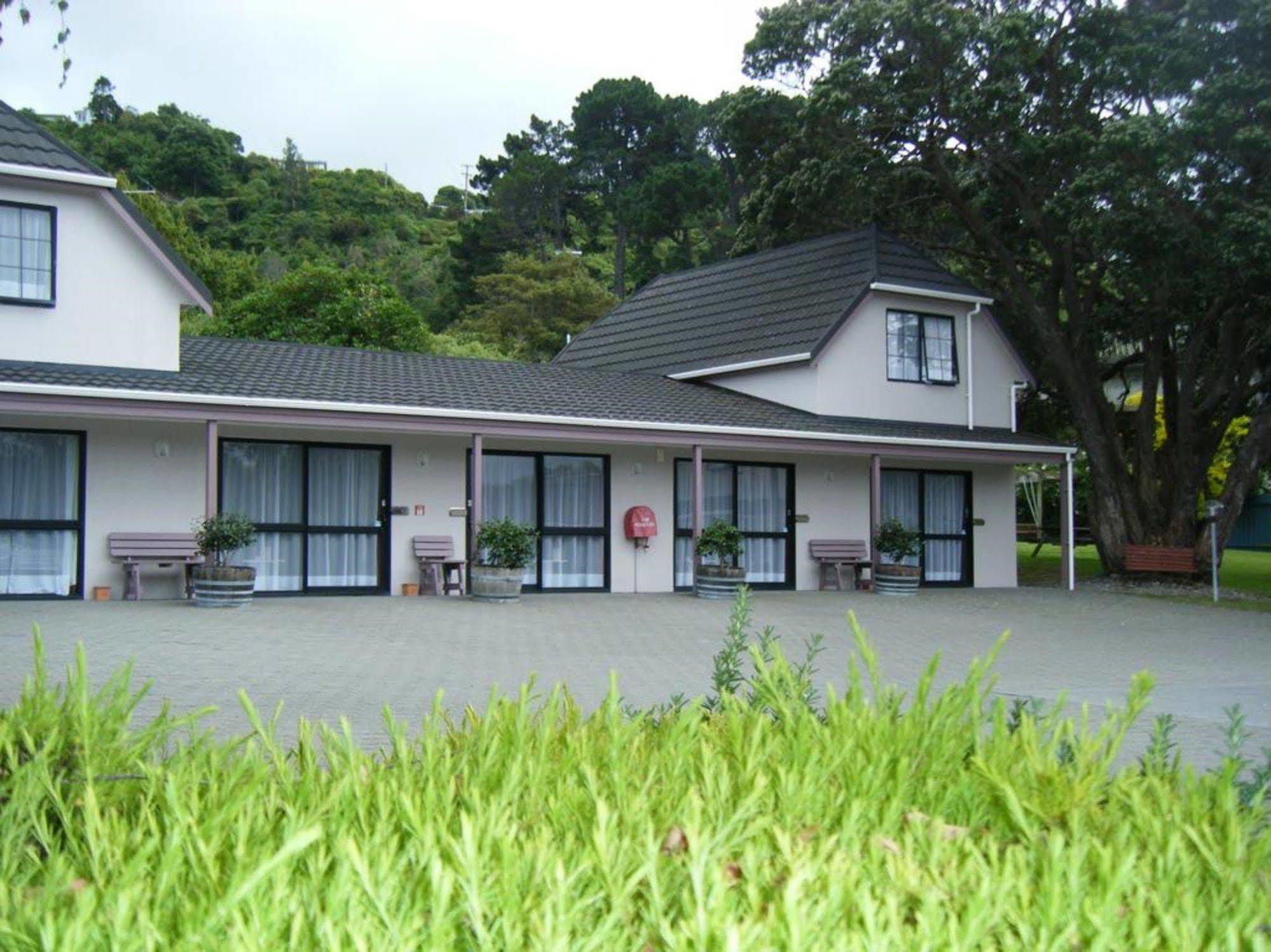 Camellia Court Motel ロワー・ハット エクステリア 写真