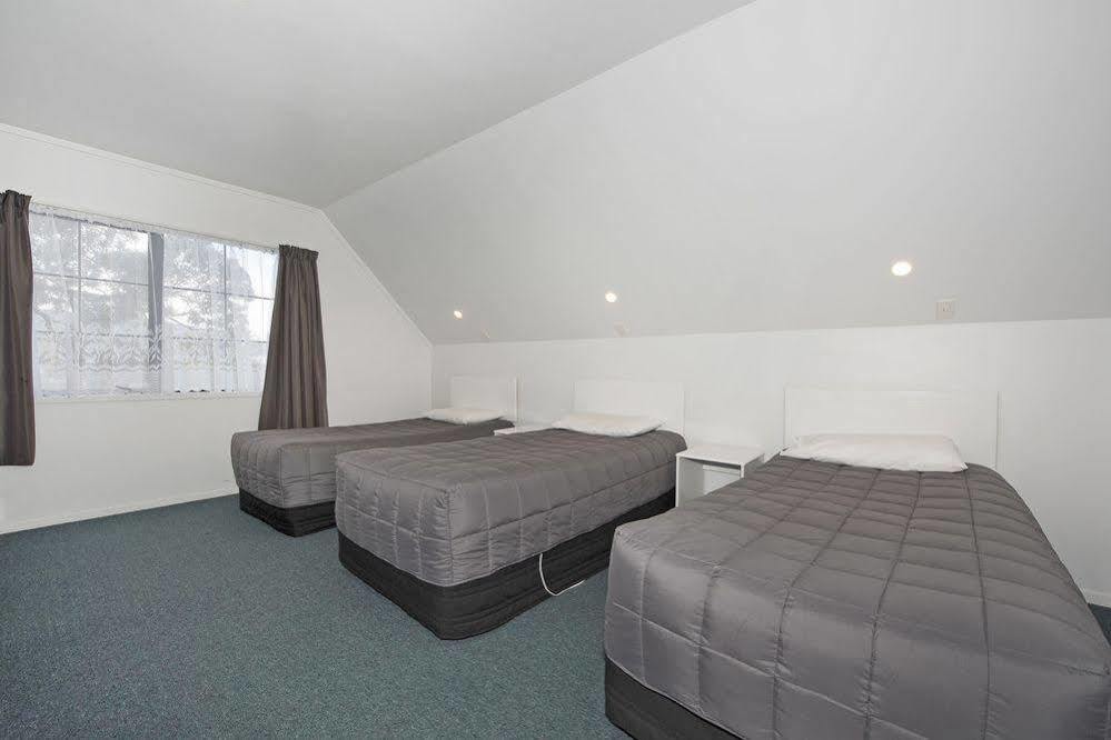 Camellia Court Motel ロワー・ハット エクステリア 写真